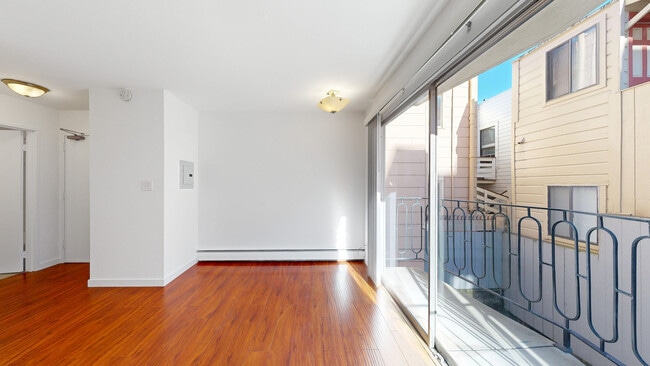 Photo - 753 Green St Unit 1E
