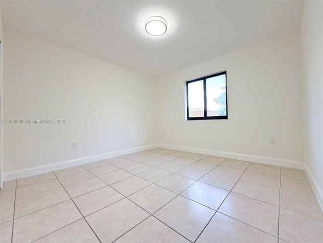 Photo - 3 bedroom in Miami FL 33142