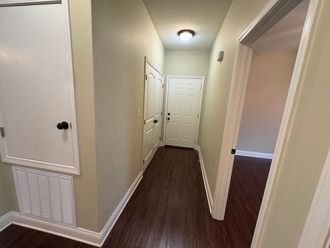 Photo - 4948 Common St