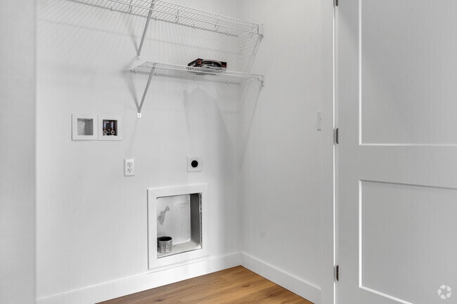 Two Lights 1BD, 1BA, Washer/Dryer Hook-Up