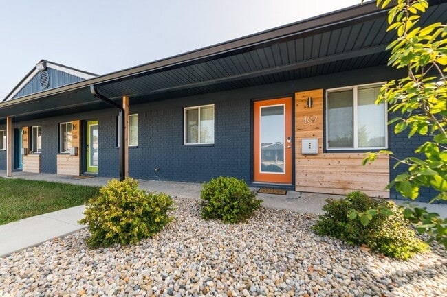 Photo - Veranda at Speedway