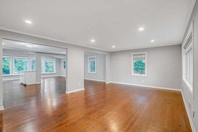 Photo - 8 Waibel Dr