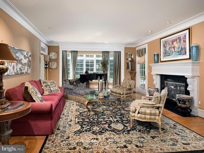 Photo - 805 Montparnasse Pl