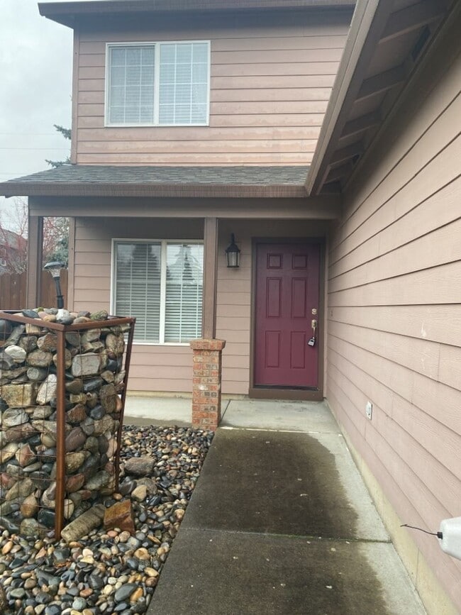 Photo - Lake Shore 4 Bedrooms