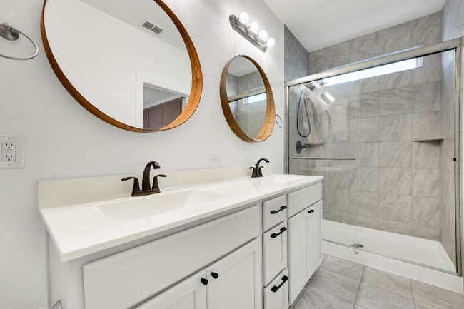 Photo - 2113 Paxton Way