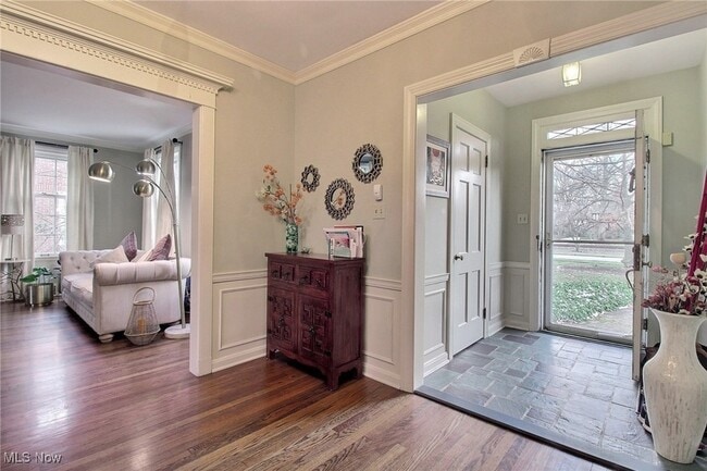 Photo - 14575 Shaker Blvd