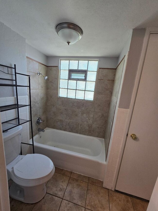 Photo - 2415 Castle Dr