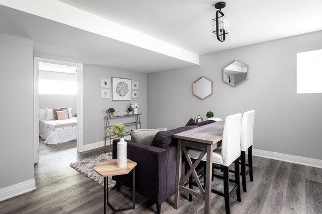 Photo - Modern 2 Bedroom Basement Unit– All Utilities & Parking Included – $1,949/month Unité A