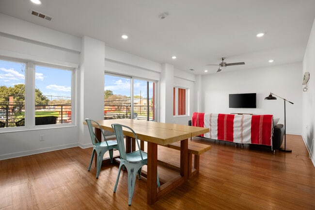 Building Photo - 4361 S Congress Ave Unit 207