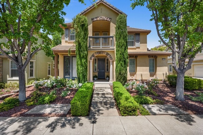Building Photo - Sorrento Dublin 4 bed / 3 bath, upgrades t... Rental