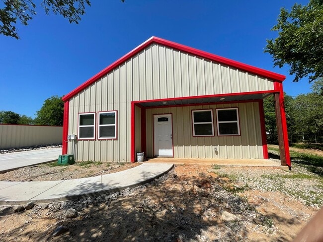 Building Photo - County Living, 2 bed barndominium Rental