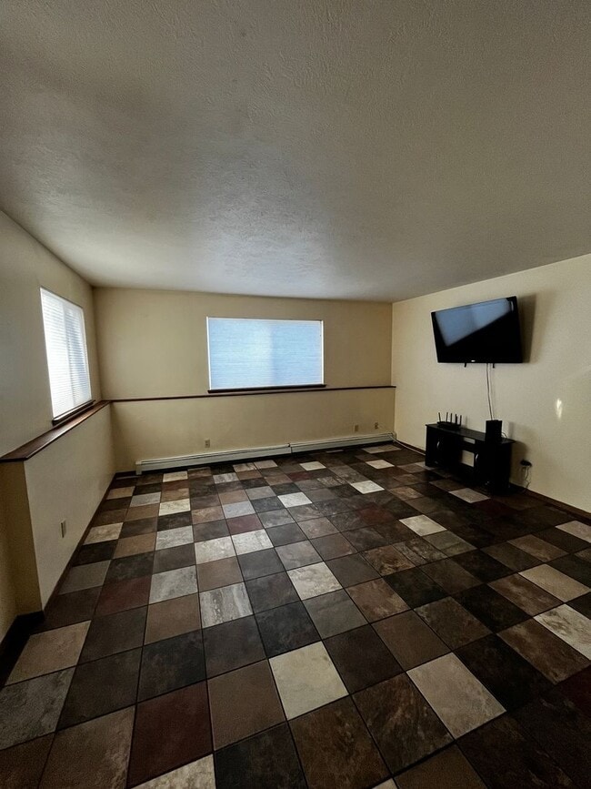 Building Photo - 94 N Grogan St Unit C