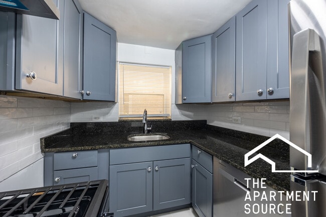 Photo - 2755 W North Shore Ave Unidad GDN