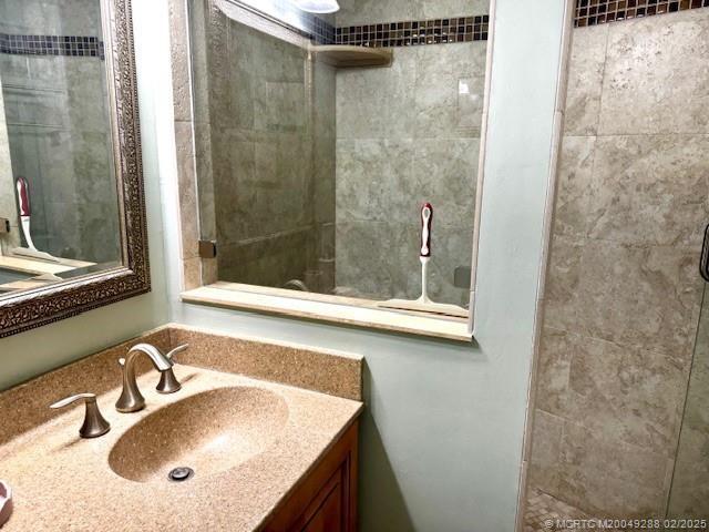 Building Photo - 944 NW Spruce Ridge Dr Unit B-5