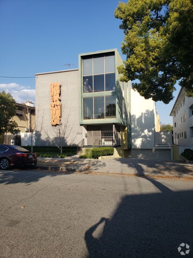 Building Photo - 144 S Catalina Ave Unit #9 Rental