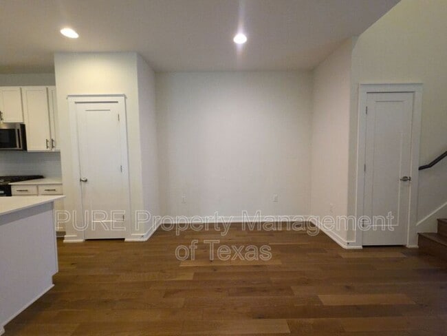 Photo - 6800 Menchaca Rd