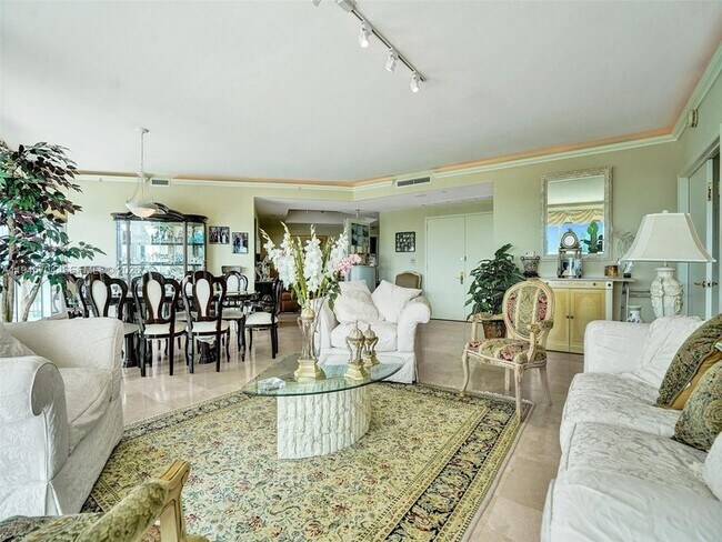 19955 NE 38th Ct Unit 901