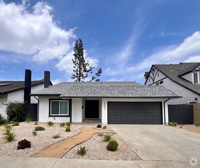 Building Photo - Beautiful 4BR/3BA Home – Bright, Modern & ...