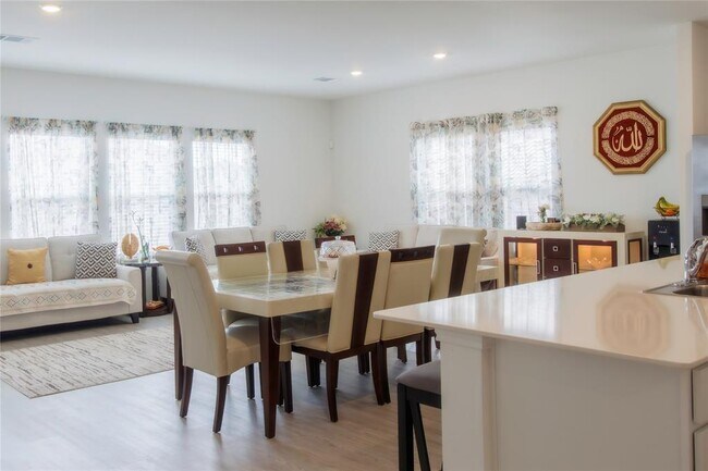 Photo - 1404 Aquilla Dr