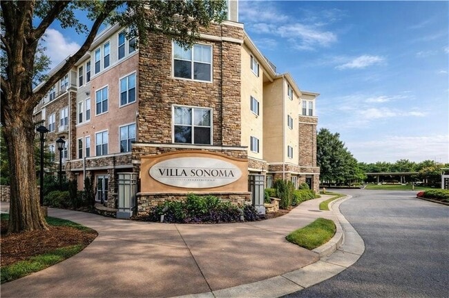 Building Photo - 10 Perimeter Summit Blvd Unit 4139