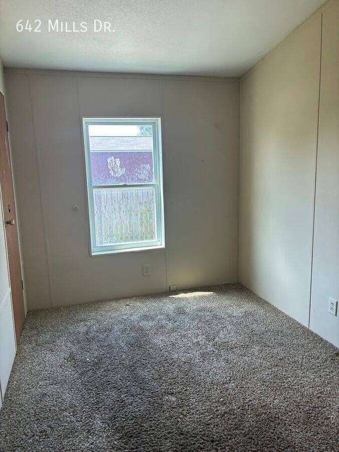 Photo - 642 N Mills Dr