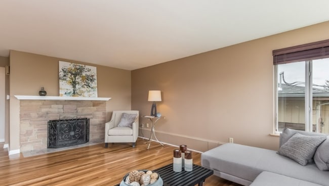 Photo - 7921 7th Ave SW