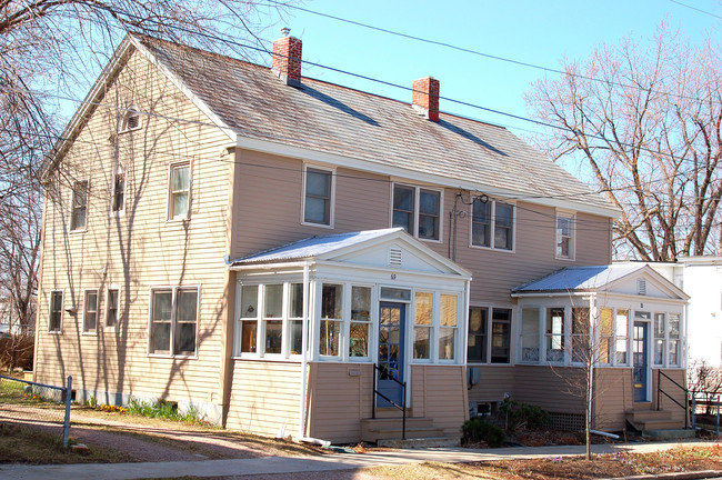 69 Wright Ave 2 story Duplex with driveway - 69 Wright Ave Townhome