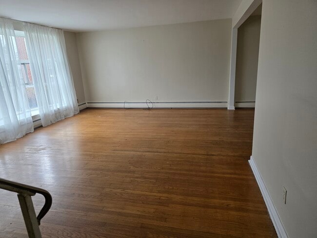 Living room - 20 W Marthart Ave