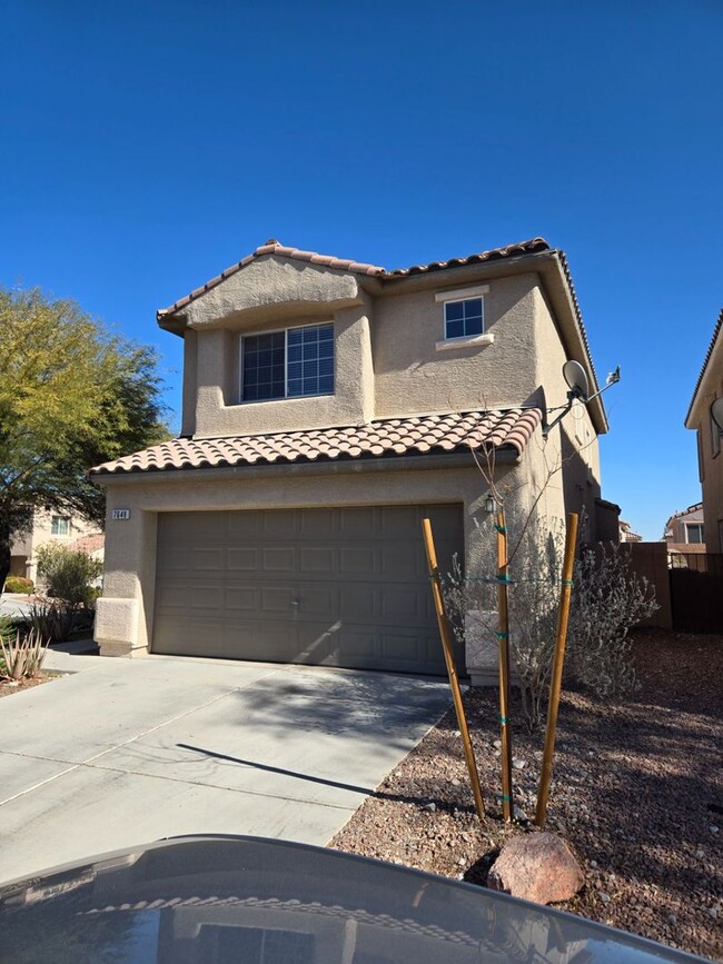 Centennial Heights - Swimming Pool - Centennial Heights - Swimming Pool House