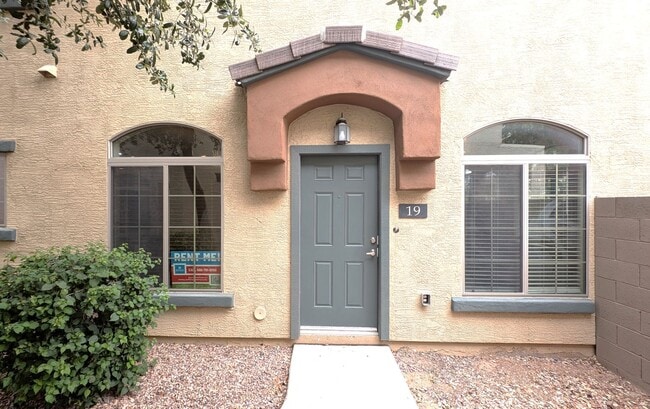 Photo - 2 Bedroom Condo in the Tre Allagio Community Near N Price Rd and W Elliot Rd!