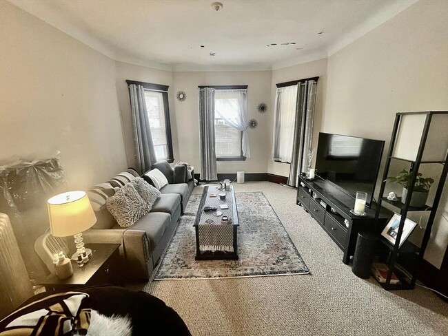 Building Photo - 101 Rogers Ave Unit 2