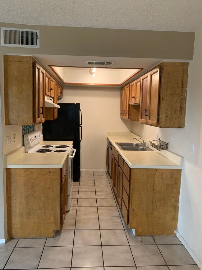 Photo - Wonderful 2 bedroom 1.5 bath unit in Chandler Unit 115