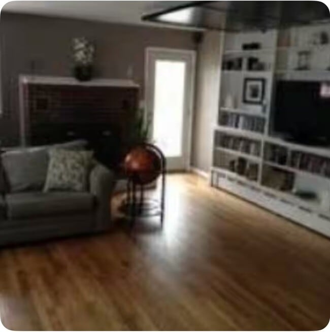 233 Roosevelt Ave