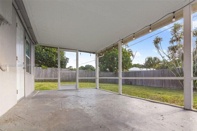 1481 SW 49th Ave