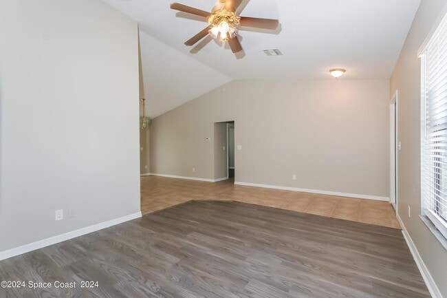 Photo - 1155 31st Ave SW