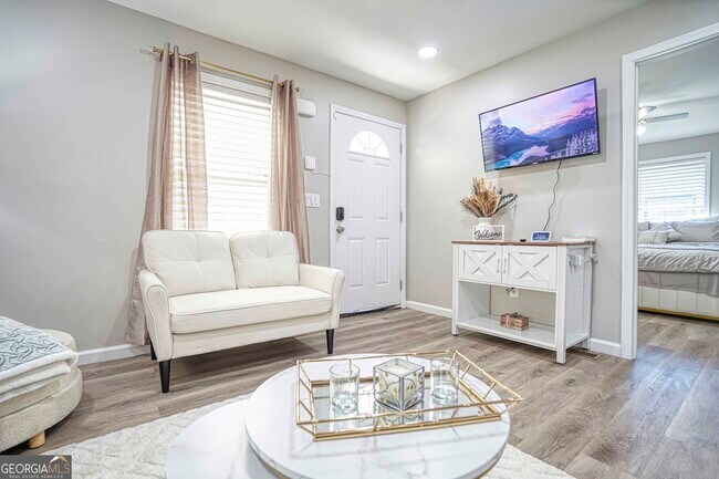 Photo - 1827 Dunlap Ave