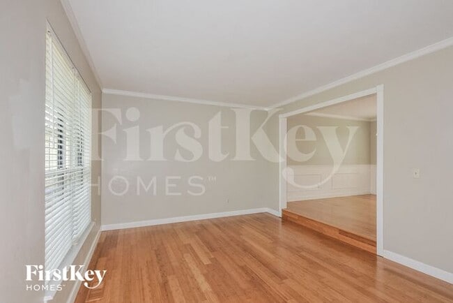 Photo - 124 Royallsprings Pkwy