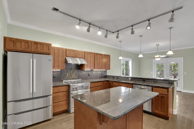 Photo - 916 N D St