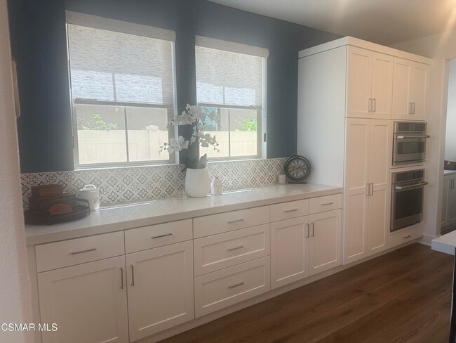 Photo - 680 Edward Scholle Dr
