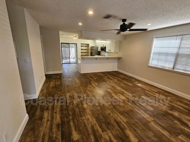 Photo - 1003 Willow Pond Dr
