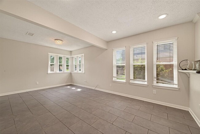 Photo - 14507 Ravenhurst Ln