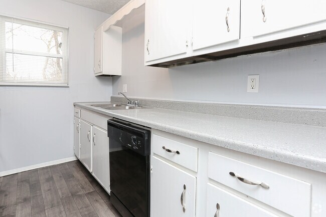 2BR, 1BA - 825 SF - Kitchen - Kensington