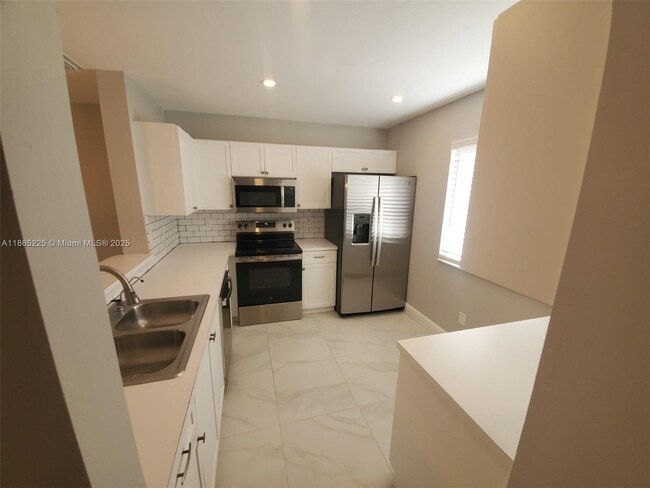Photo - 589 NW 208th Way