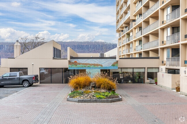 Photo - Riverview Club