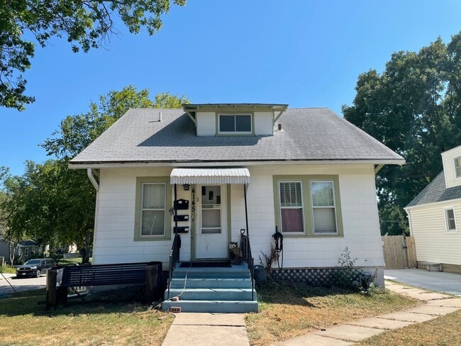 Building Photo - 4145 Randolph St Unit Apt 2