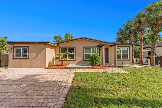 Photo - 1131 SW 32nd Ct House