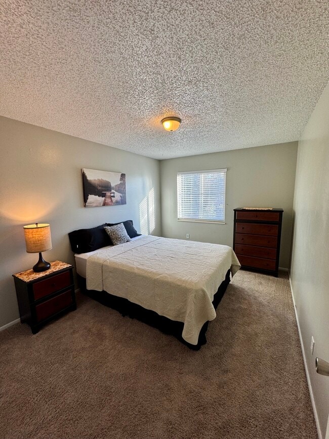 2133 Wedgewood Ct Unit 4
