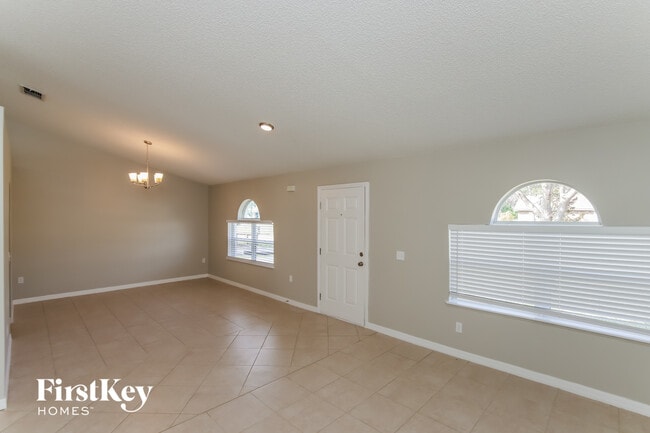 Photo - 1338 Pakenham St NW