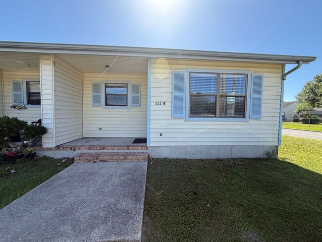 Building Photo - 102 Pete Jones Dr Unit B