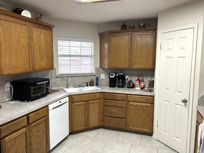 Photo - 3570 Grandview Dr